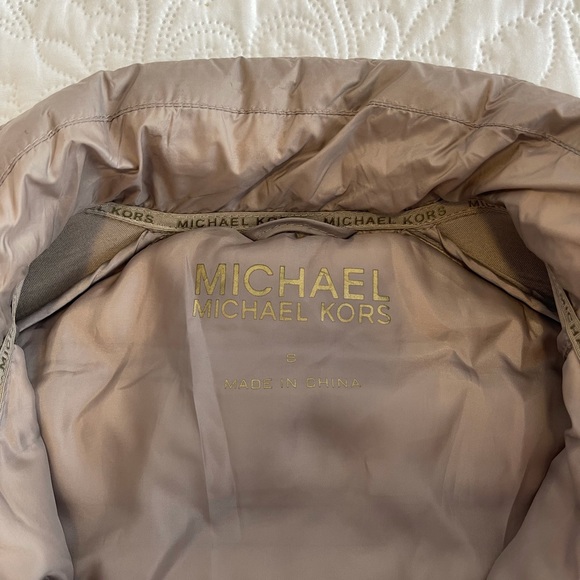 Michael Kors Beige Puffer Jacket Size Small - Picture 4 of 11